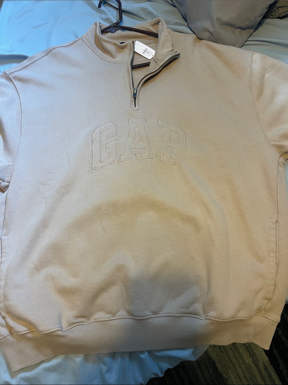 GAP Men's Half-Zip Sweatshirt in Light Beige